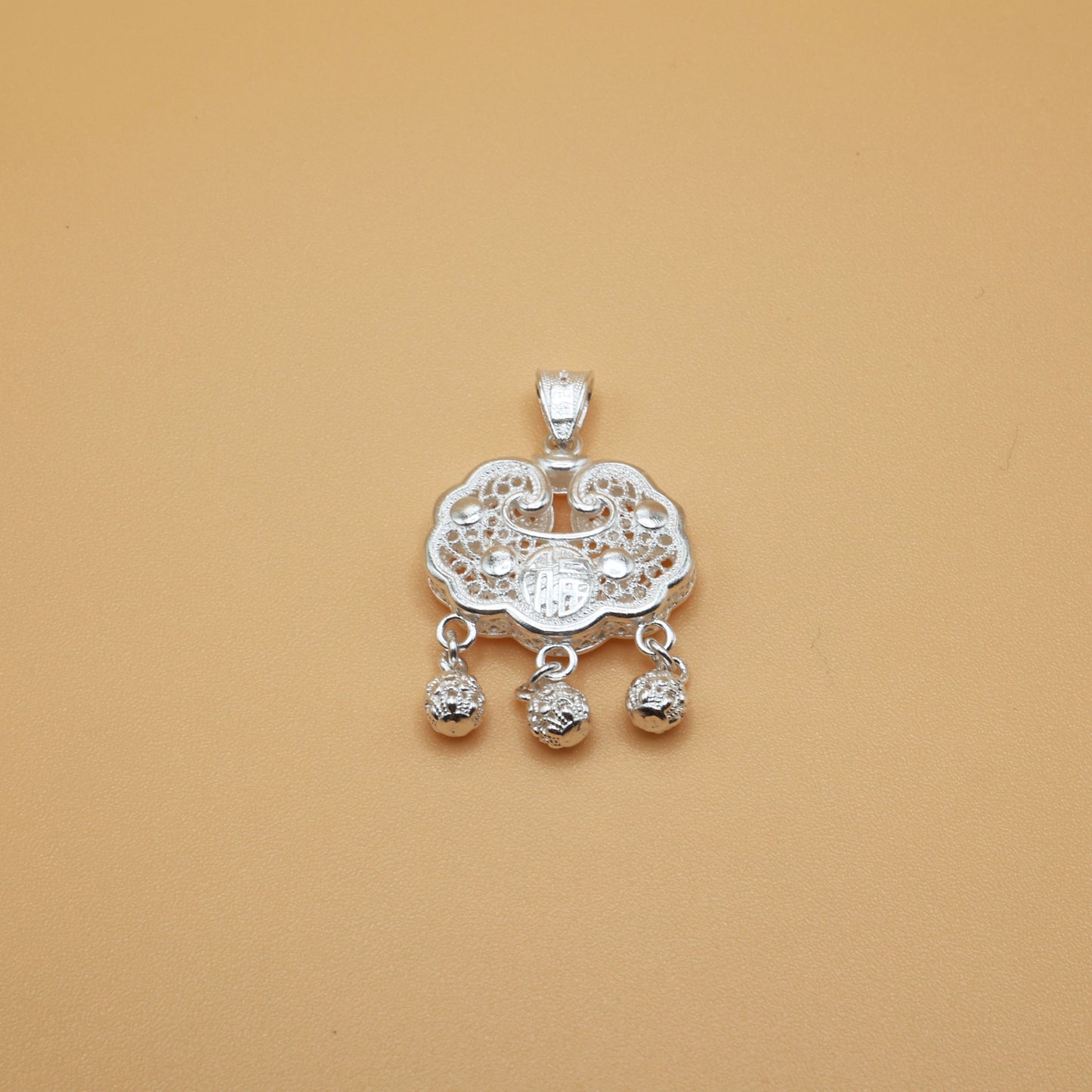 Longevity lock Pendant